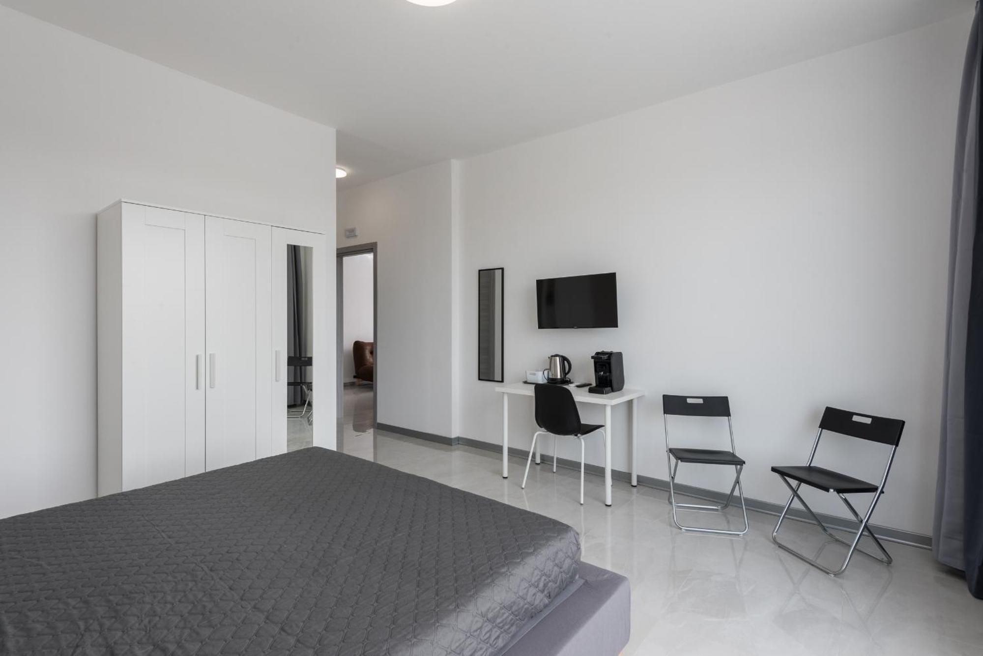 Travelershome Ciampino Airport Guesthouse 600M To Airport Esterno foto