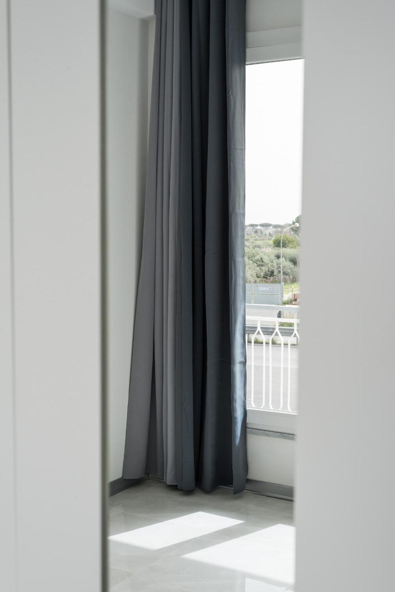Travelershome Ciampino Airport Guesthouse 600M To Airport Esterno foto