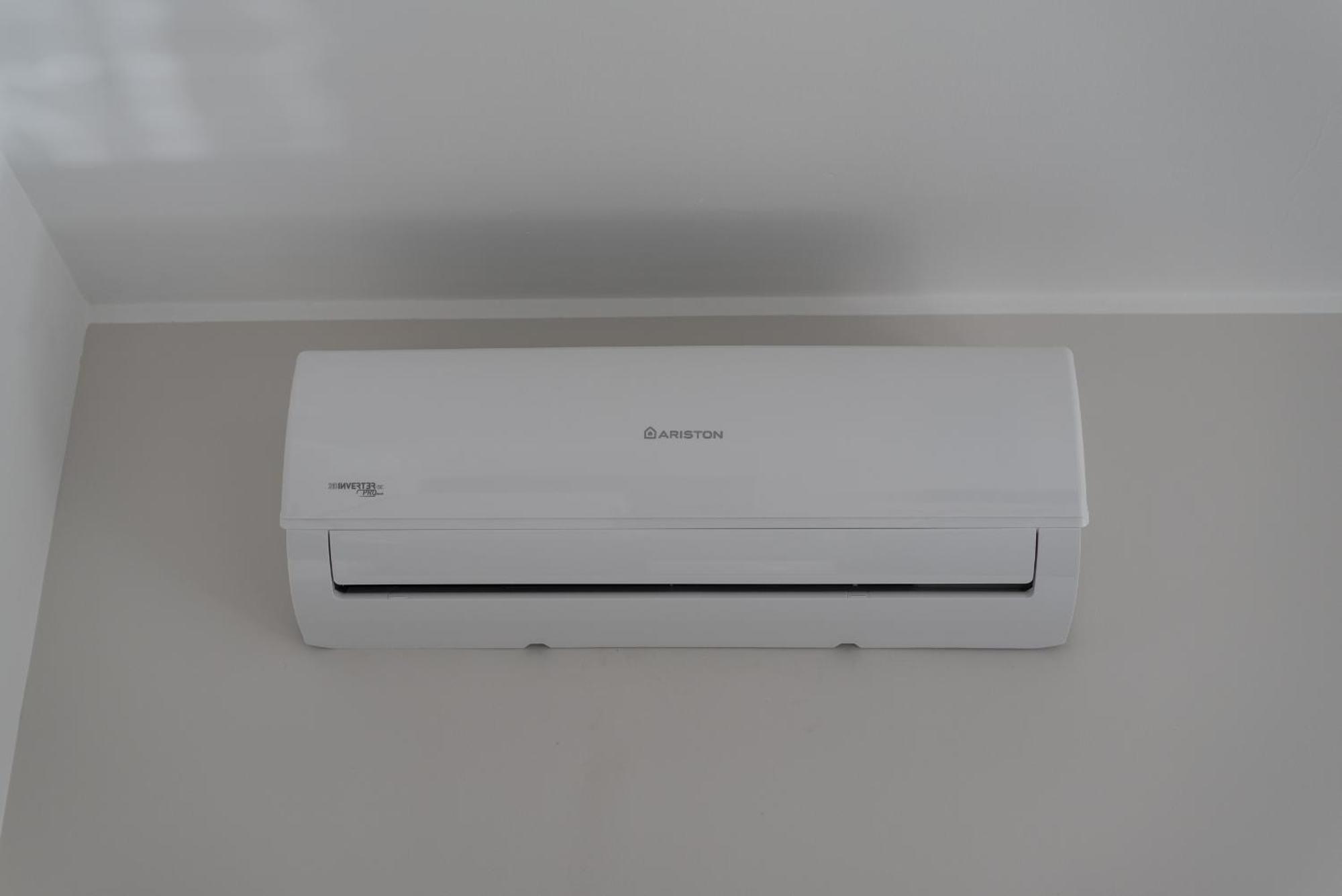 Travelershome Ciampino Airport Guesthouse 600M To Airport Esterno foto