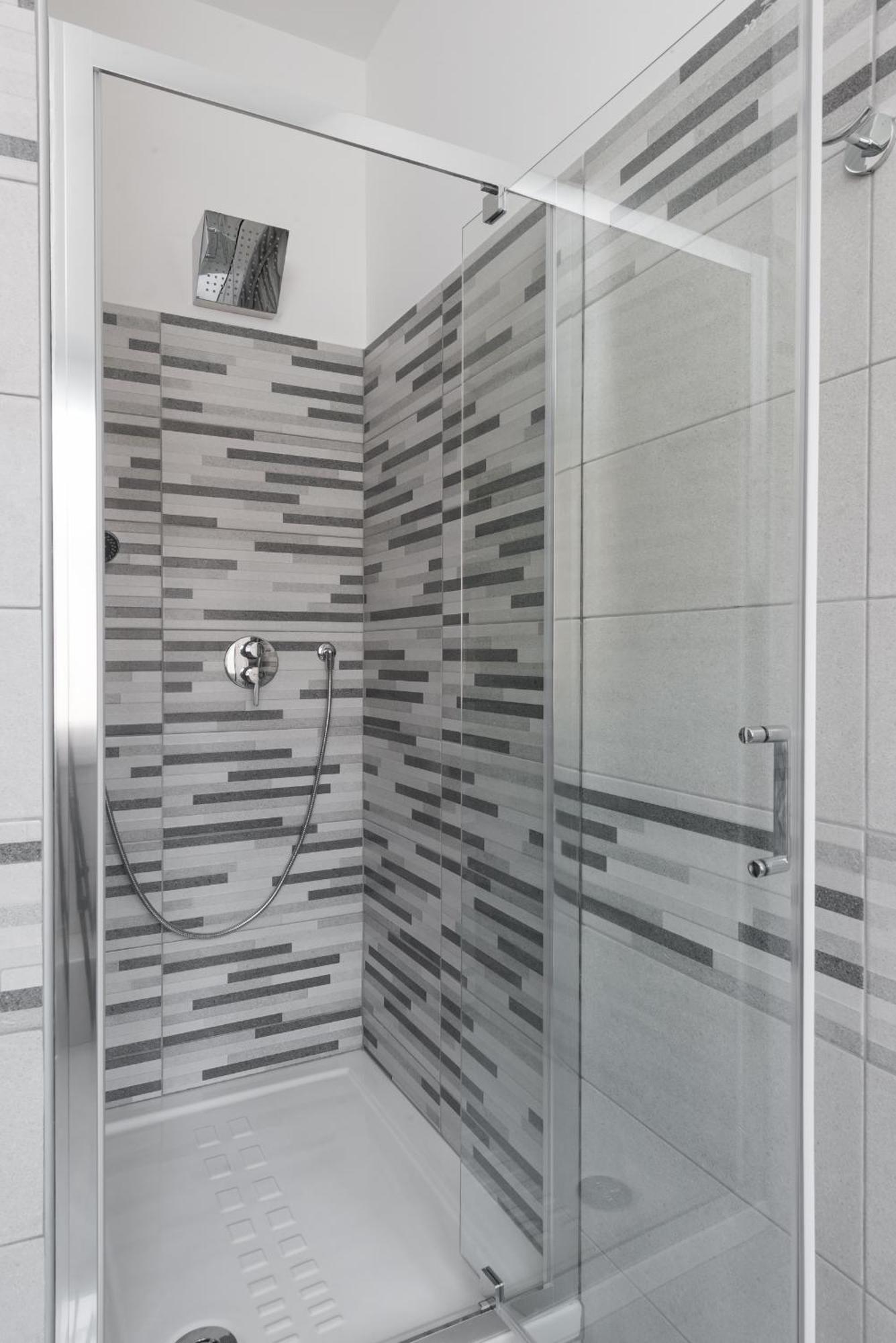 Travelershome Ciampino Airport Guesthouse 600M To Airport Esterno foto