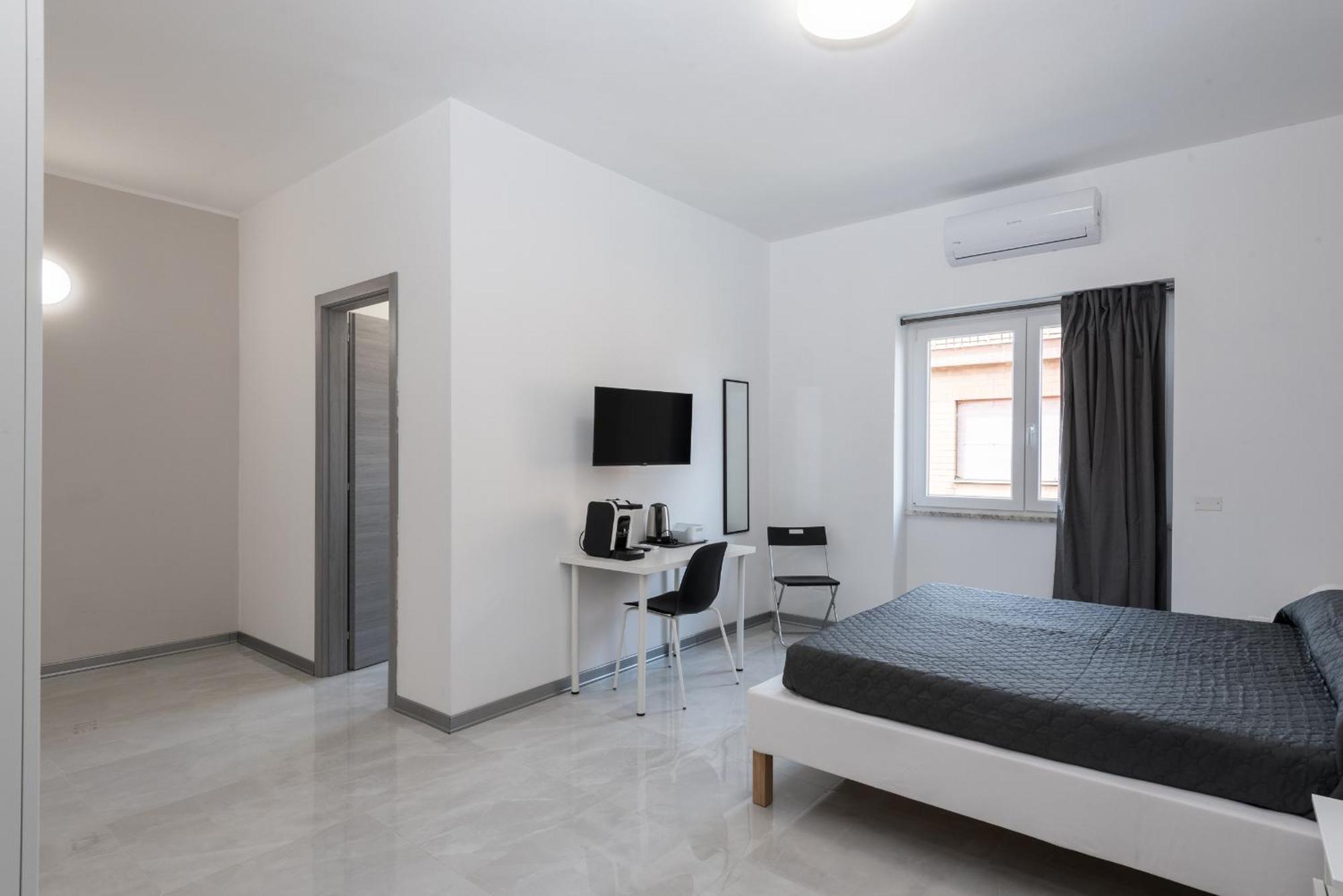 Travelershome Ciampino Airport Guesthouse 600M To Airport Esterno foto