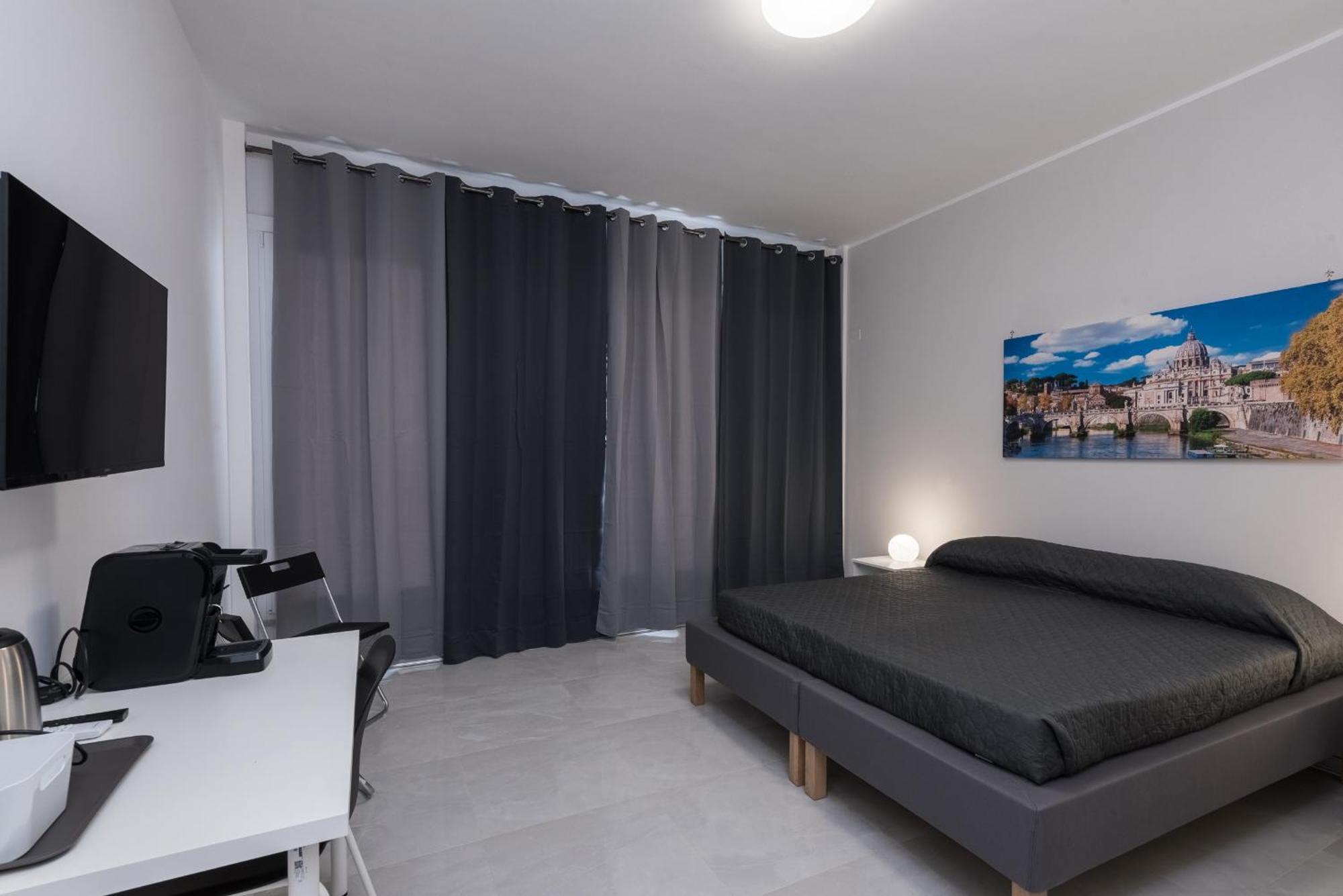 Travelershome Ciampino Airport Guesthouse 600M To Airport Esterno foto