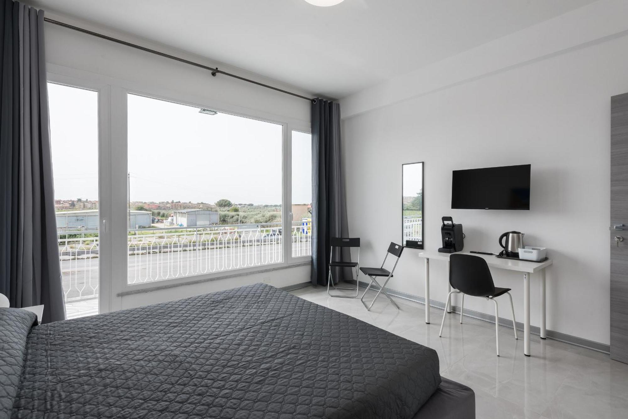 Travelershome Ciampino Airport Guesthouse 600M To Airport Esterno foto