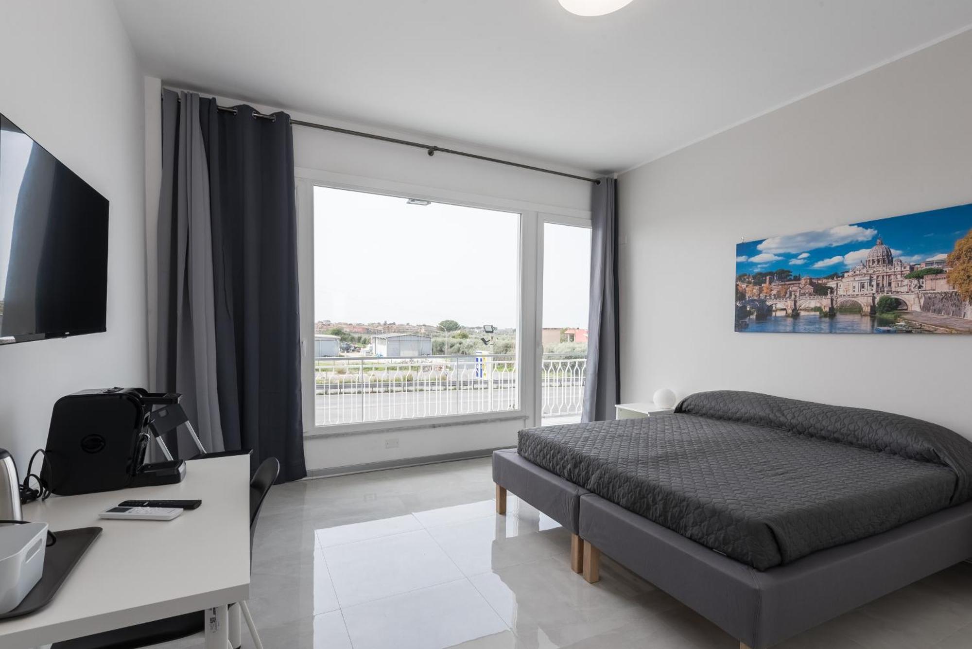 Travelershome Ciampino Airport Guesthouse 600M To Airport Esterno foto