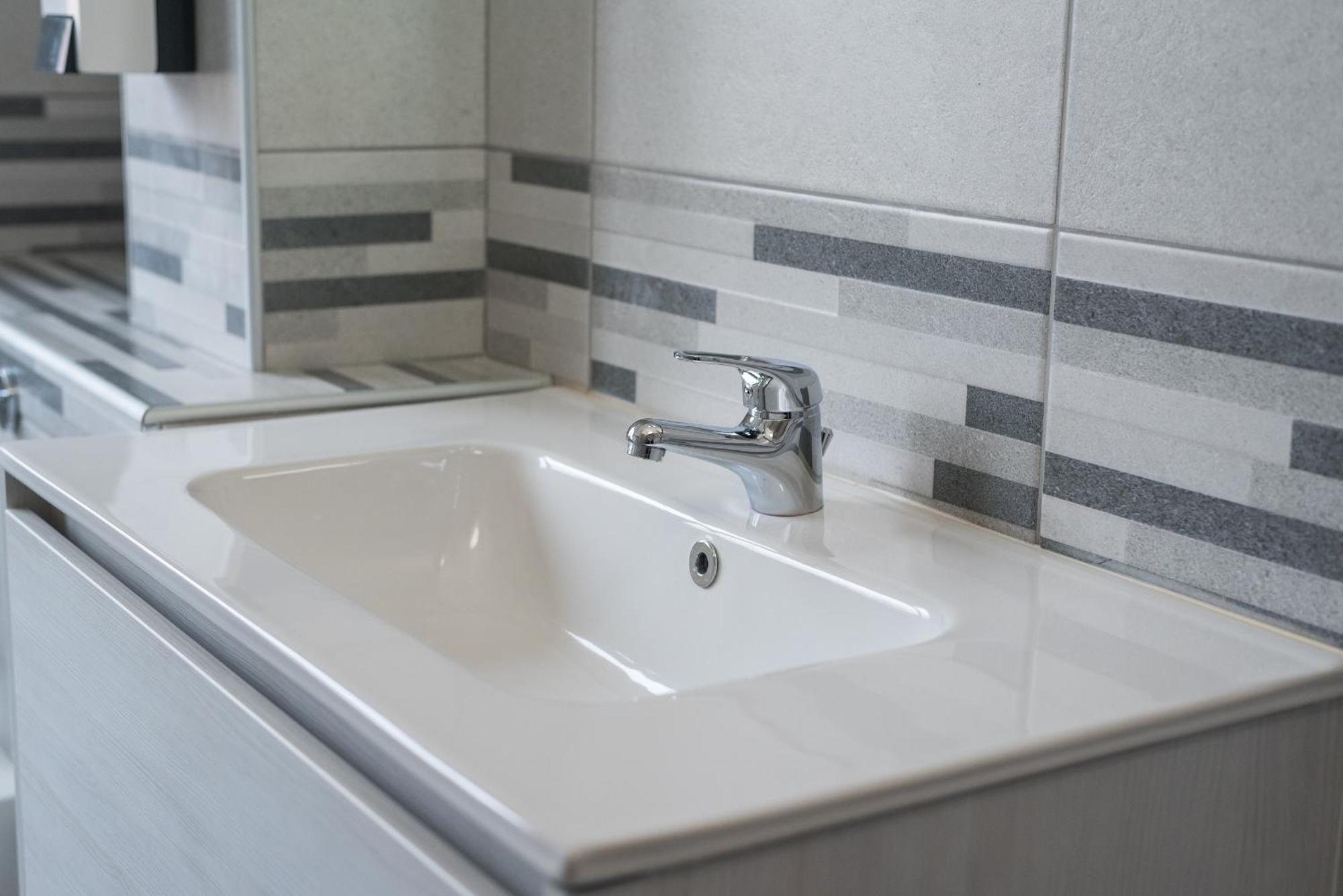 Travelershome Ciampino Airport Guesthouse 600M To Airport Esterno foto