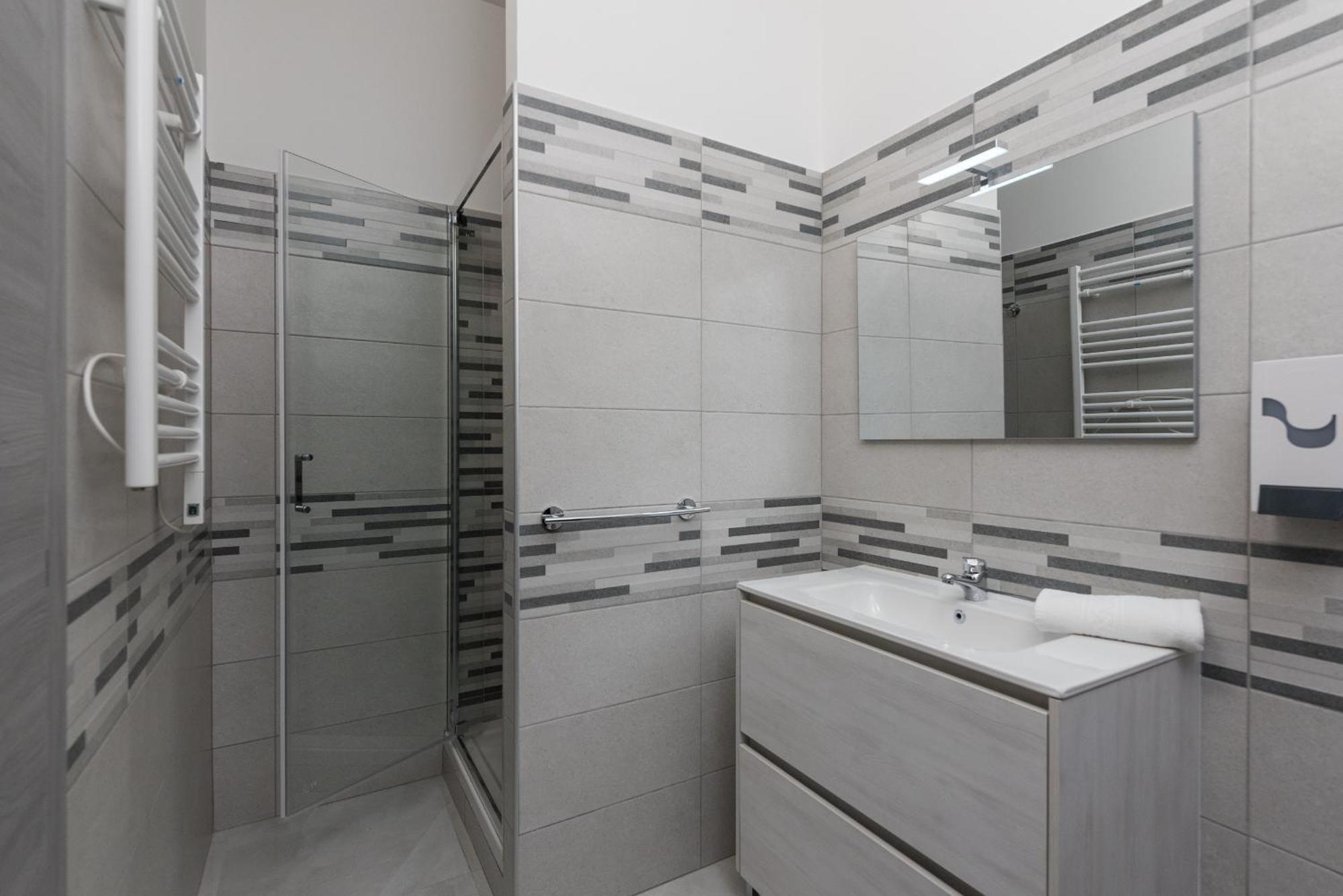 Travelershome Ciampino Airport Guesthouse 600M To Airport Esterno foto